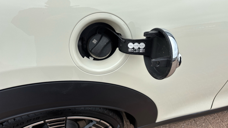 MINI Hatchback 2.0 Cooper S Exclusive 3dr Auto Petrol Hatchback